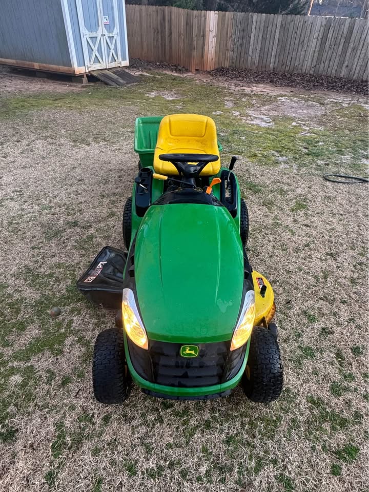 John Deere D105 Riding Mower & Wagon