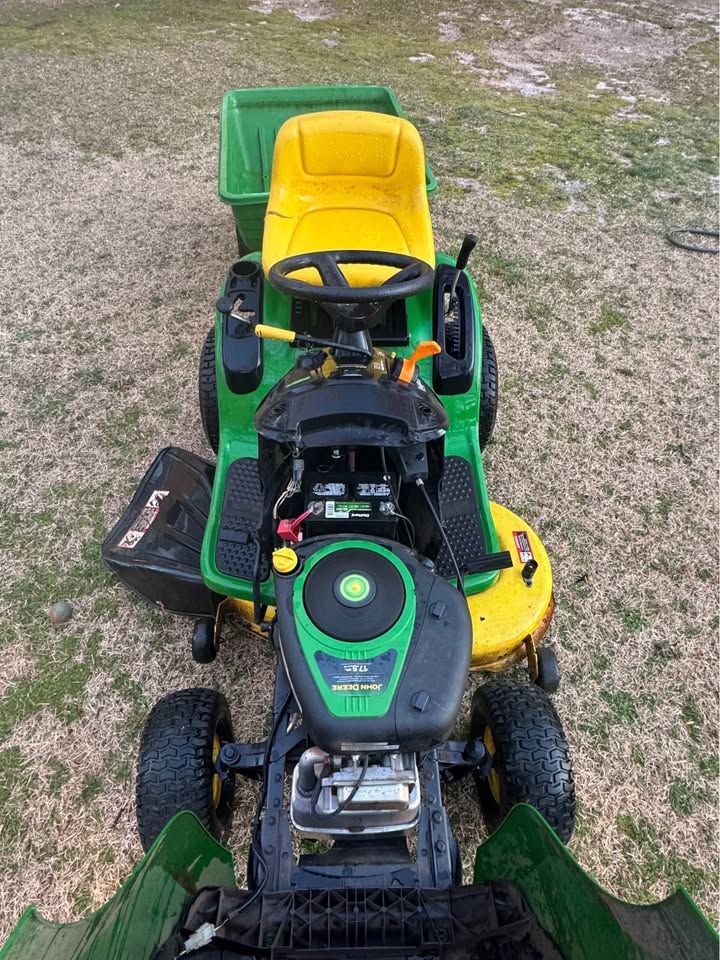 John Deere D105 Riding Mower & Wagon