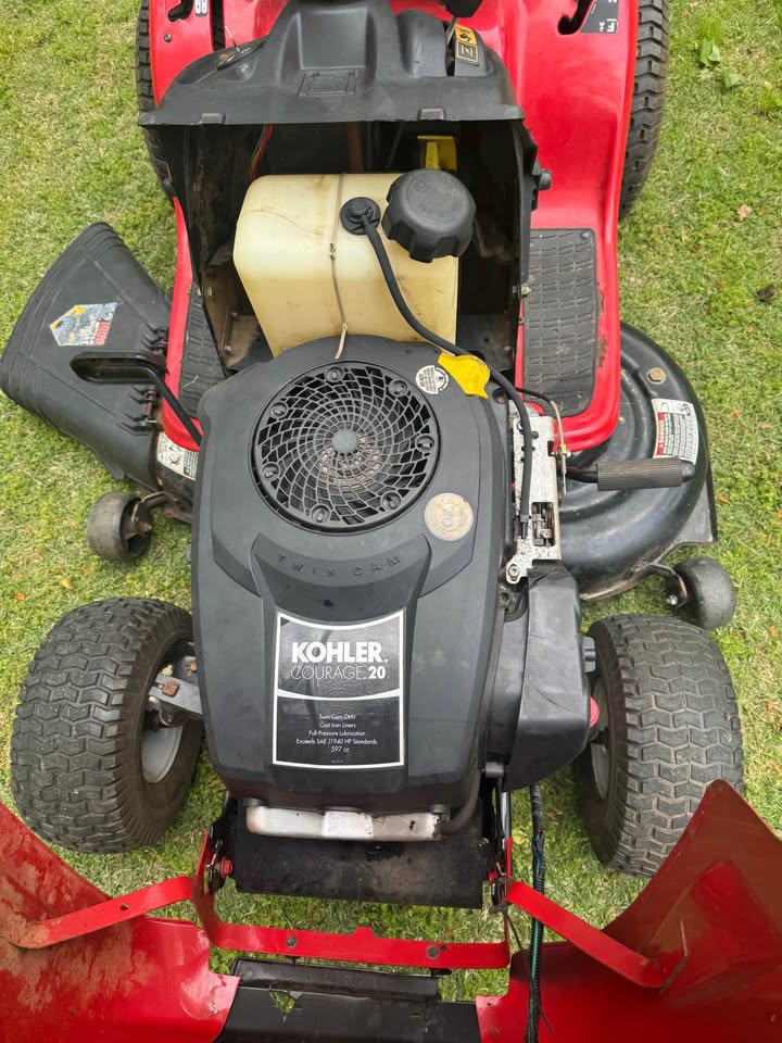 42" Troy-Bilt Bronco Riding Mower